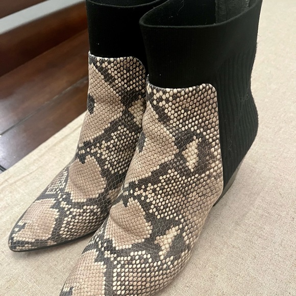 DOLCE VITA Caris Sock Bootie Python Snake Black - Picture 2 of 7